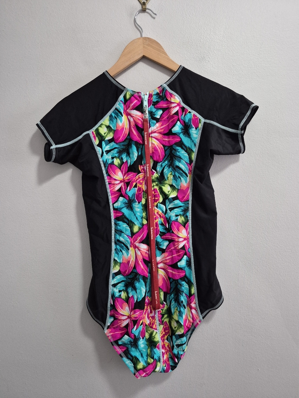 TYR Florina Wila Floral Back Zip Short Sleeve Swimsuit Surf Wear Size XL 14/16
